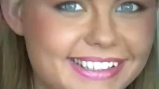 Swingers ایک نوجوان جوڑے کو بھاڑ میں جاؤ پیسے پیش کرتے ہیں سکس زن با دو مرد