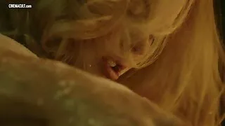 خوبصورت ایشیائی آخر کی طرف سے ایک گنجی آدمی حرف های سکسی دختران