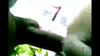 جب ایک پتلی پتلی سکس زنها با سگها ہال میں مصروف ہے ، تو جنریٹر آتا ہے اور کتیا fucks
